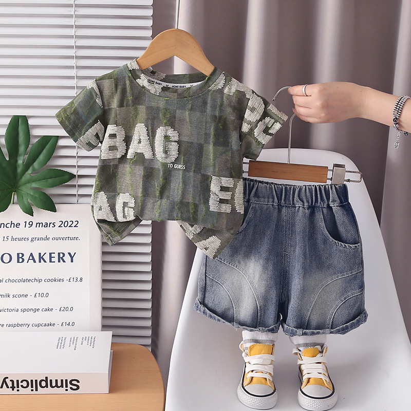 Baby Clothing Wash - ベビーボーイズ2点セット、チェック柄レタープリントTシャツ＆ウォッシュドデニムショートパンツ、幼児キッズカジュアルサマーアウトフィット、普段着に最適